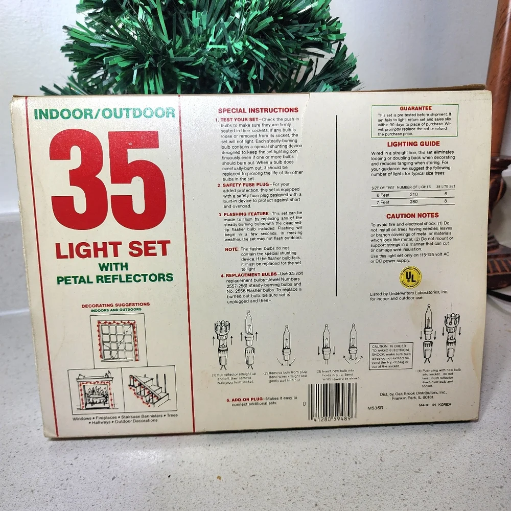 Vintage 35 Light Set With Petal Reflectors In Original Box